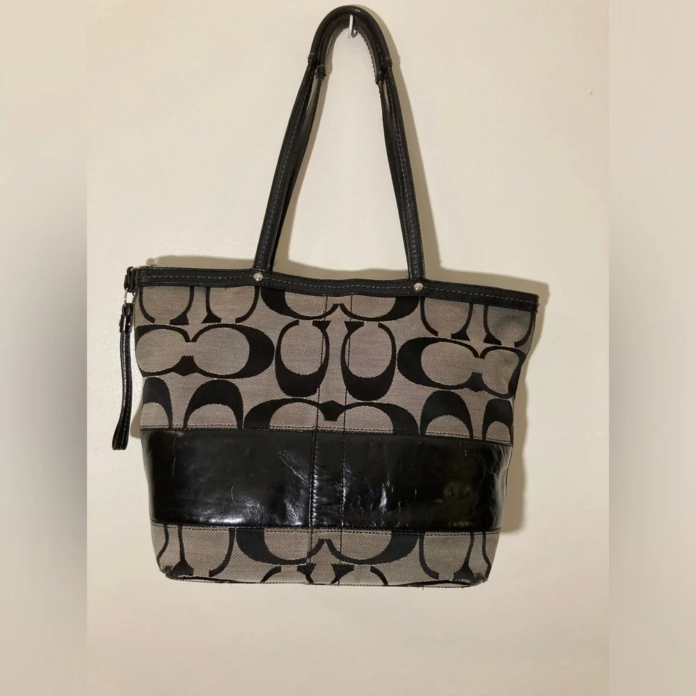 COACH signature stripe  No. 12429
SHOULDERBAG tote VNTG and wallet - Picture 2 of 16